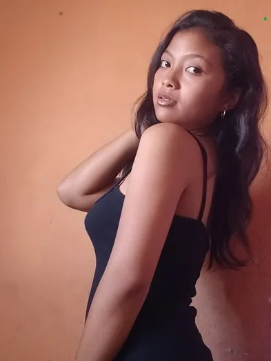Mylène, hôtesse sexe visio en webcam